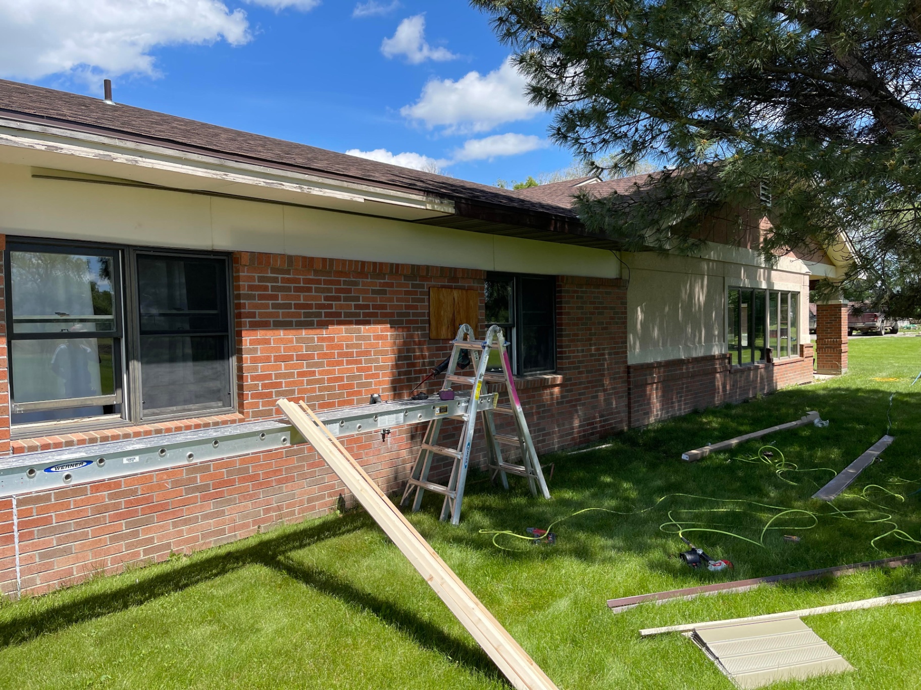 Soffit and fascia replacement project before photo Miles City MT